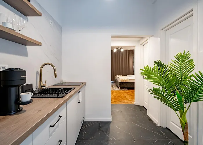 Apartmán The Black Orchid - Balcony, Near Old Town