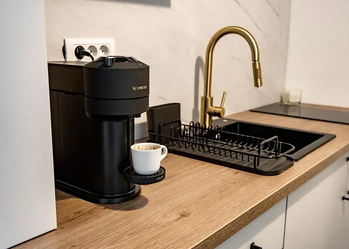 The Black Orchid - Balcony, Near Old Town Apartmán