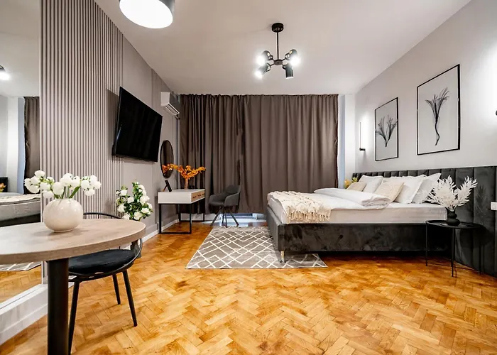 Apartmán The Black Orchid - Balcony, Near Old Town