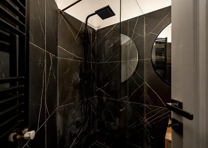 Apartmán The Black Orchid - Balcony, Near Old Town *