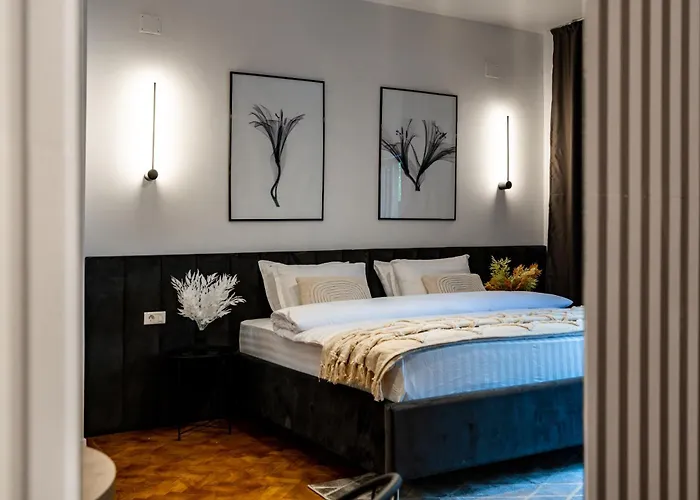 Apartmán The Black Orchid - Balcony, Near Old Town *