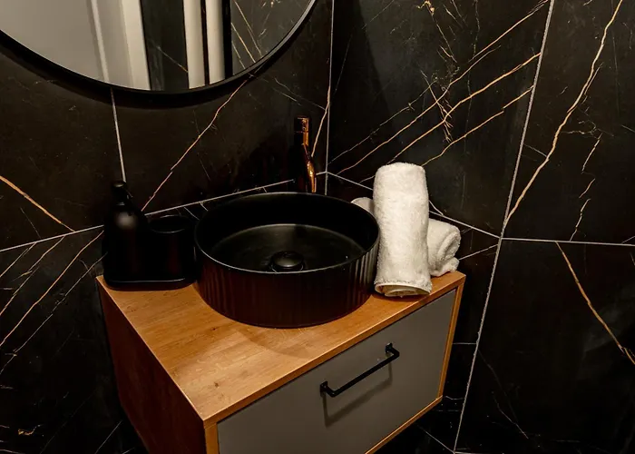 The Black Orchid - Balcony, Near Old Town *