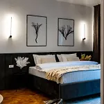아파트 The Black Orchid - Balcony, Near Old Town *