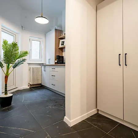 The Black Orchid - Balcony, Near Old Town * Bucureşti