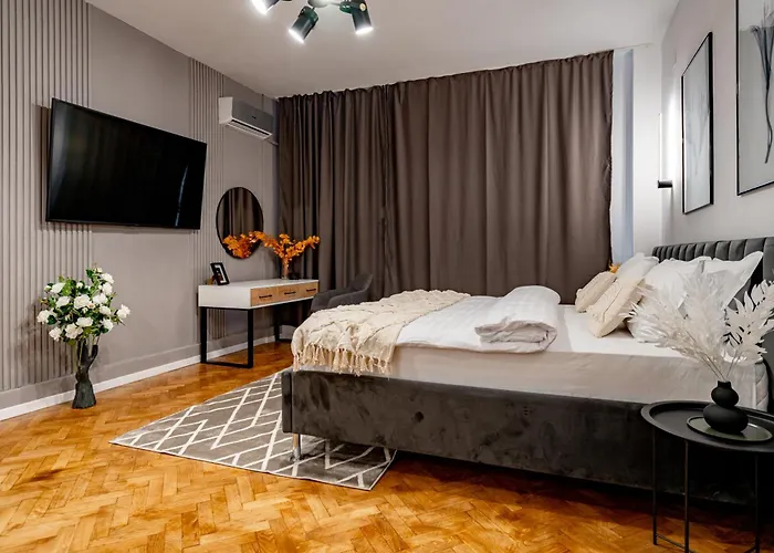 The Black Orchid - Balcony, Near Old Town Bucureşti