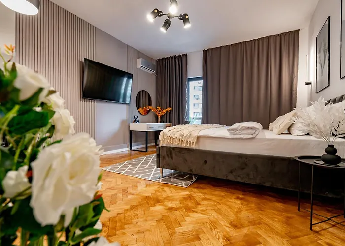 Apartament The Black Orchid - Balcony, Near Old Town Bucureşti