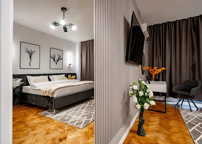 Apartament The Black Orchid - Balcony, Near Old Town Bucureşti